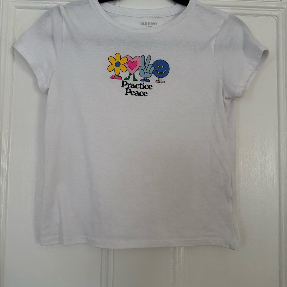 White Old Navy baby tee with multi-coloured design #y2k #hippie
Sz small